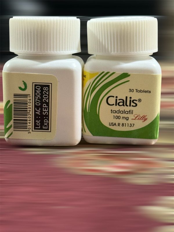 Cialis 100mg – pack of 30 tablets for powerful and long-lasting erectile dysfunction (ED) treatment and male performance boost.